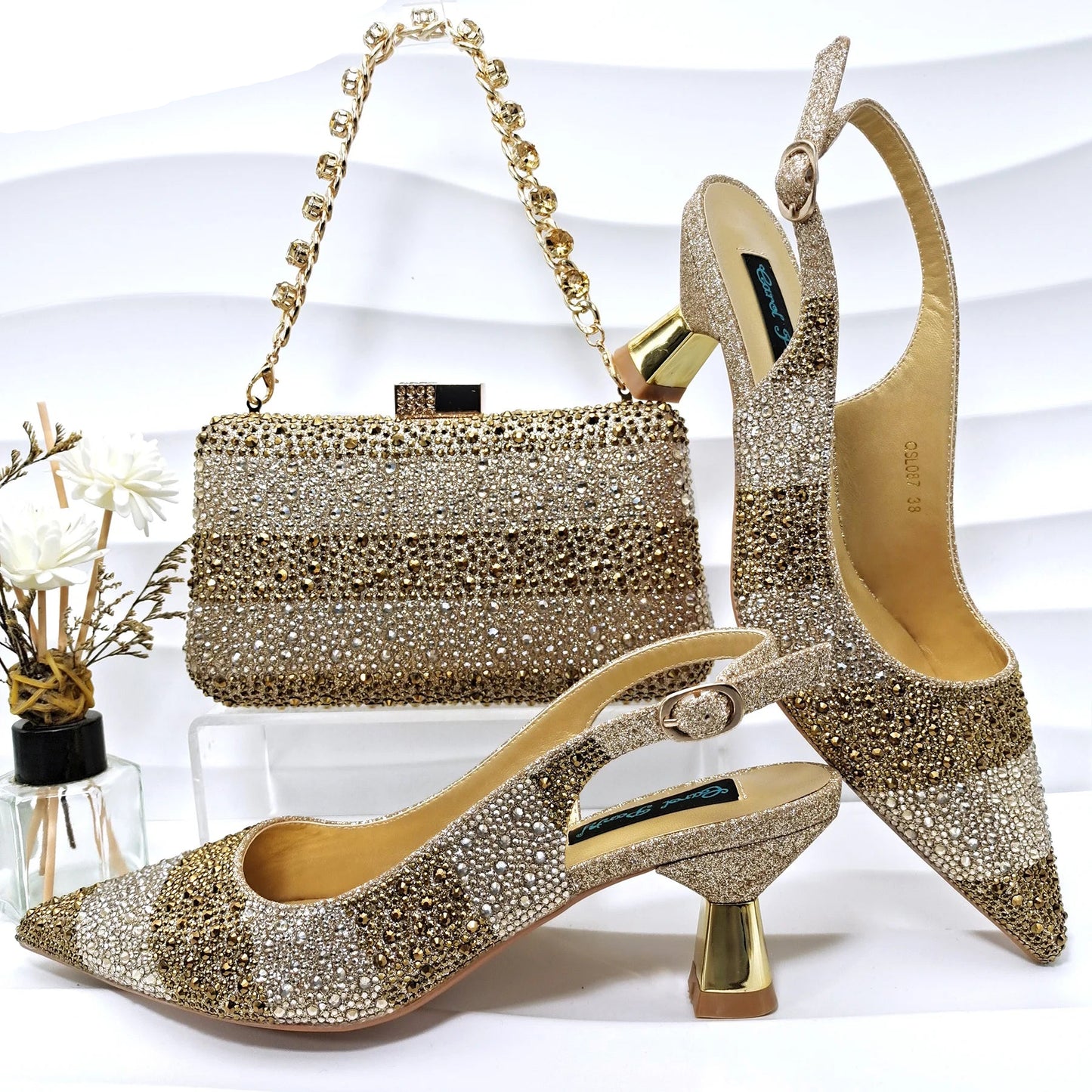 Elegant Black & Gold Pumps with Matching Bag – Italian Style Set